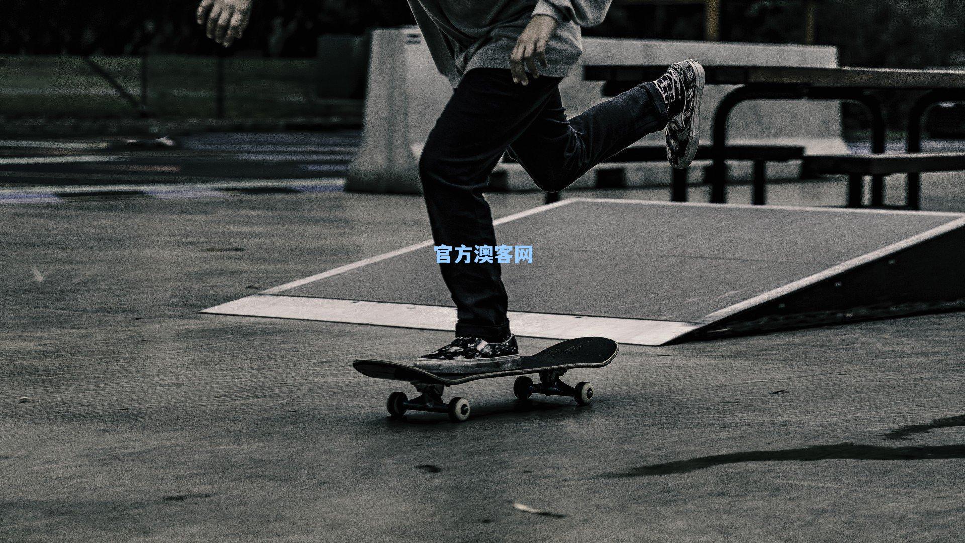 后防崩盘!皇马铁卫重伤四月缺席生死战 阿隆索悲情染红 六将伤退防线告急