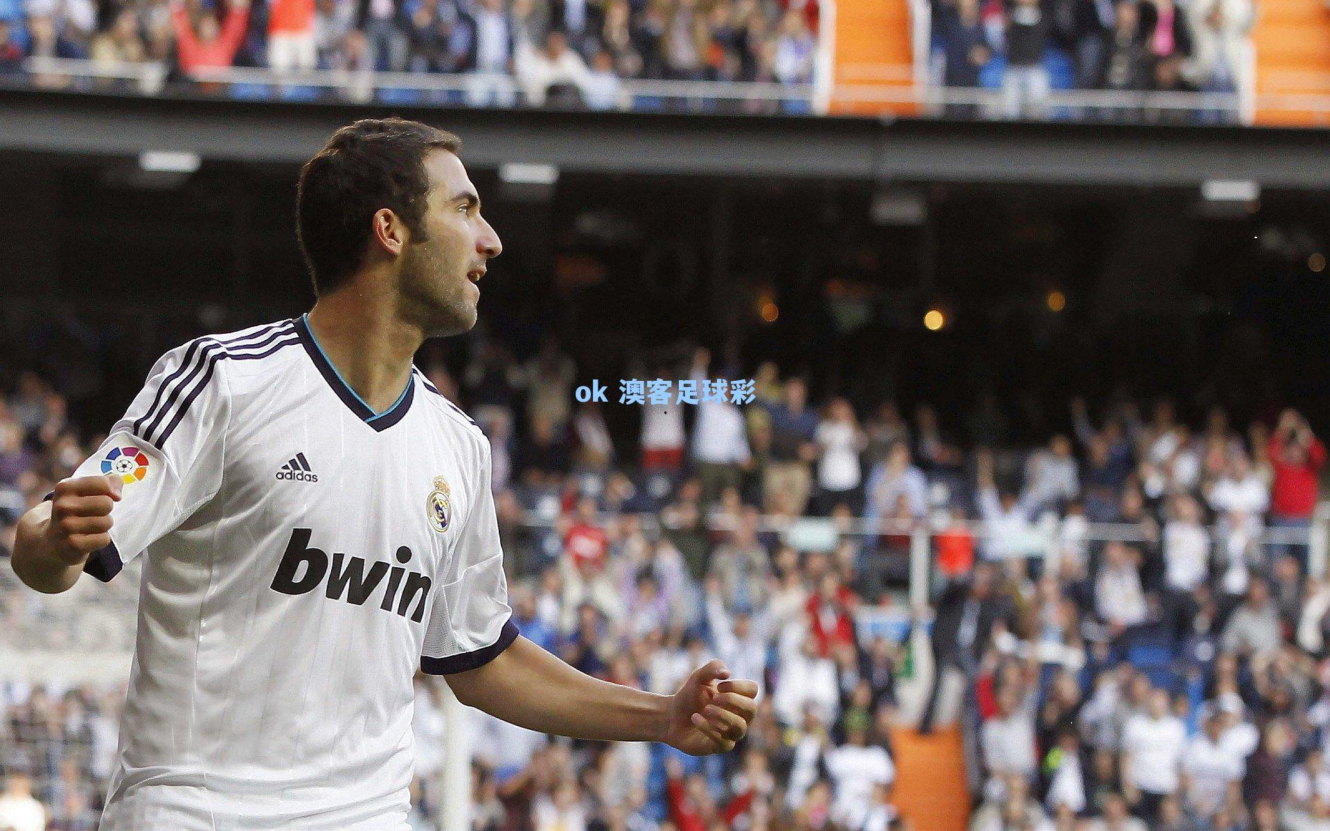 马卡披露关键伤情，尤文后防新星赫伊森膝盖不适缺席合练，欧冠出战成疑